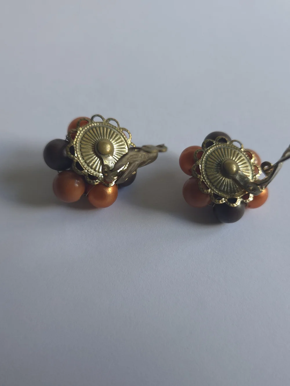 Vintage 1950s Japan Orange Brown Bead Cluster Clip On Earrings Autumn Foil - Picture 5 of 10